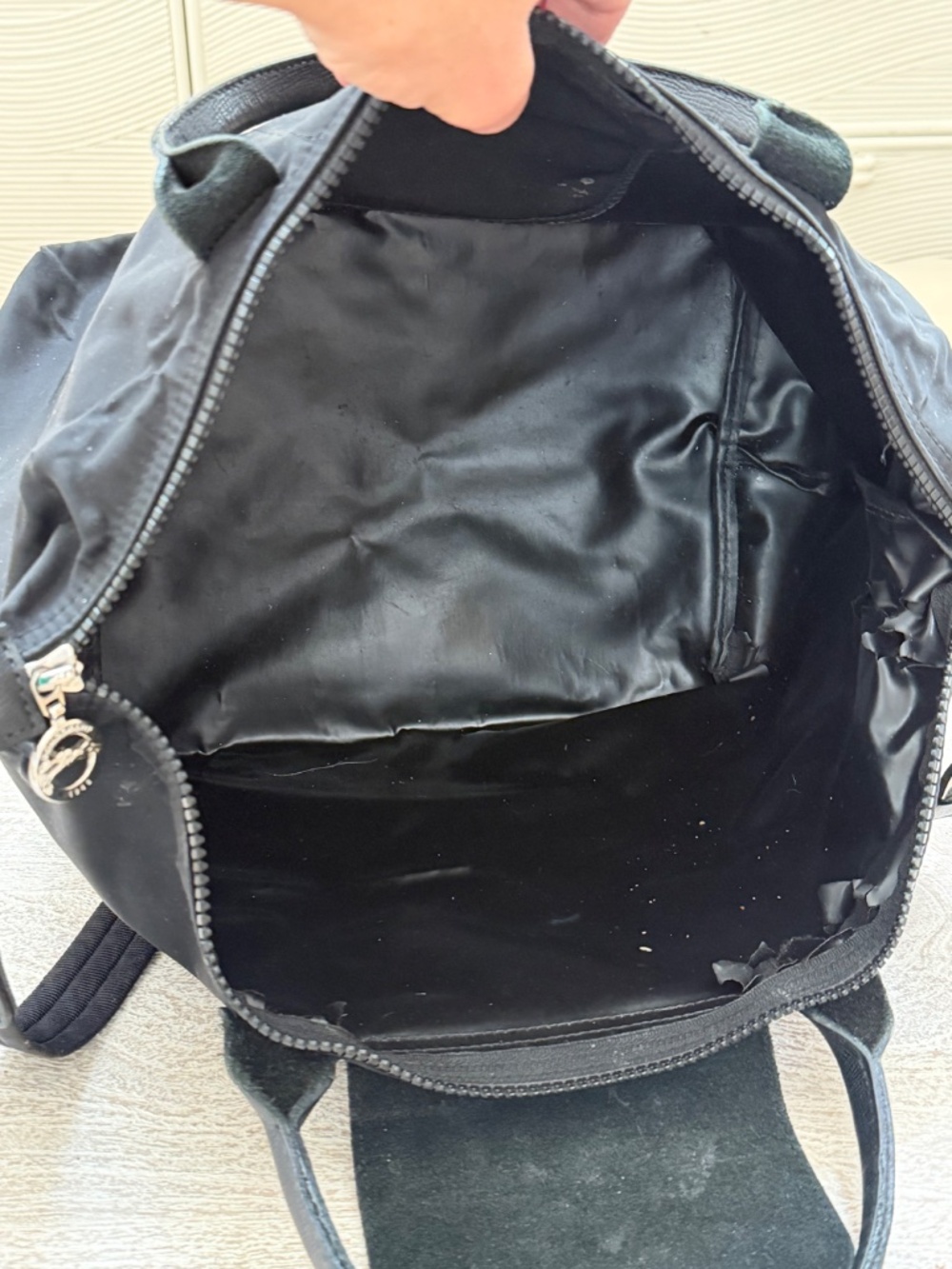 Longchamp Le Pilage MED all black crossbody - Picture 10 of 15